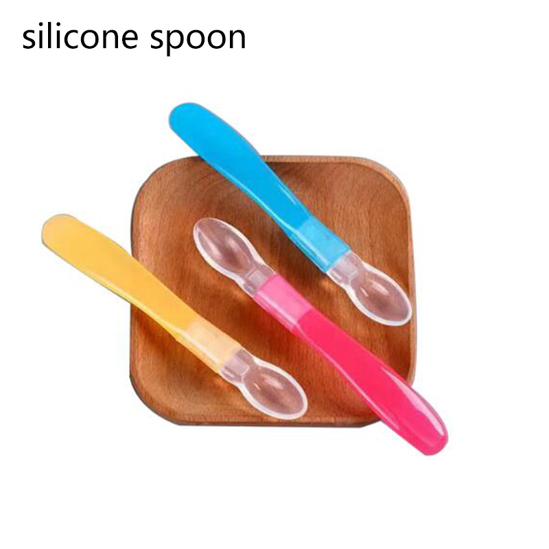 cuillère en silicone pour bébé