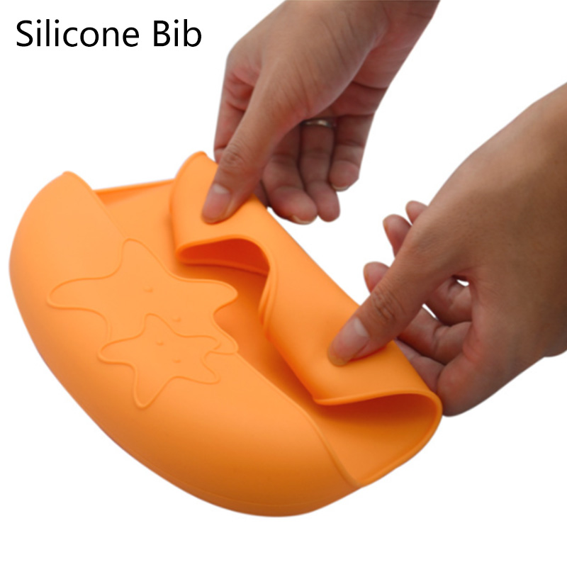 Bavoirs en silicone souple à grande poche