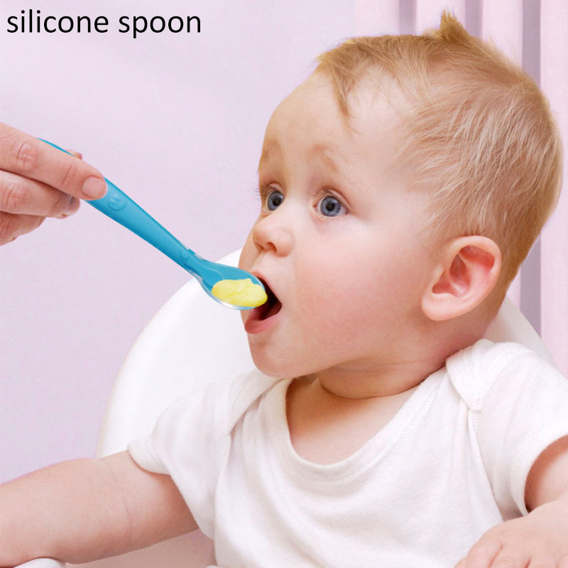 cuillère d'alimentation en silicone pour nourrissons