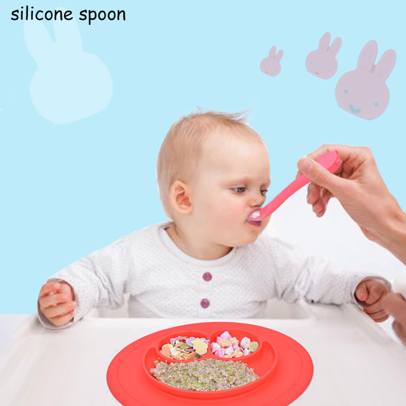 cuillère en silicone pour bébé