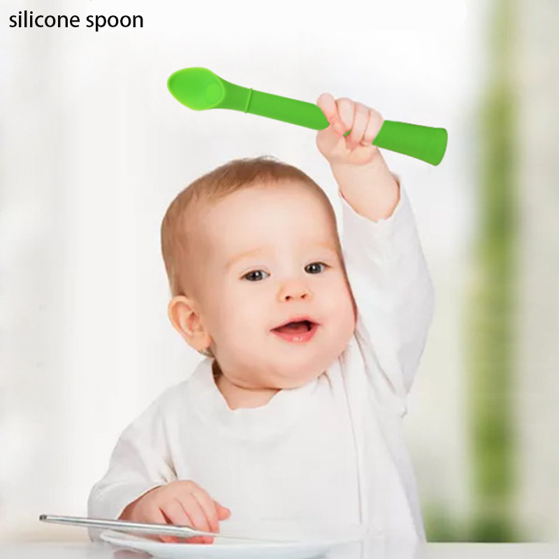 cuillère en silicone pour bébé